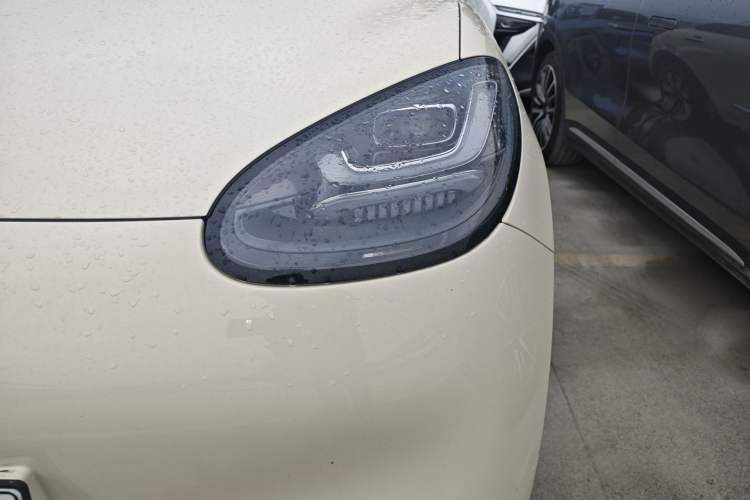 Used Wuling Bingo 2025 333 km Lingxi Connected Version Left Front Headlight