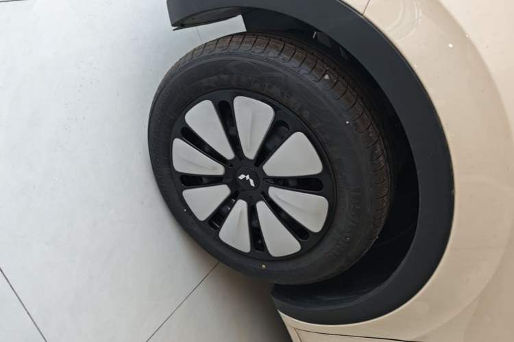 Used Wuling Bingo 2025 333 km Enjoyment Version Left Front Wheel Hub