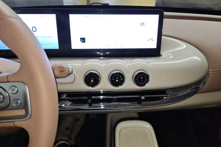 Used Wuling Bingo 2025 410 km Lingxi Deluxe Edition Audio And AC Panel