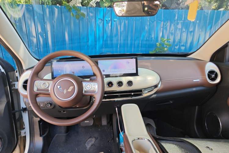 Used Wuling Bingo 2025 333 km Lingxi Connected Version Center Console