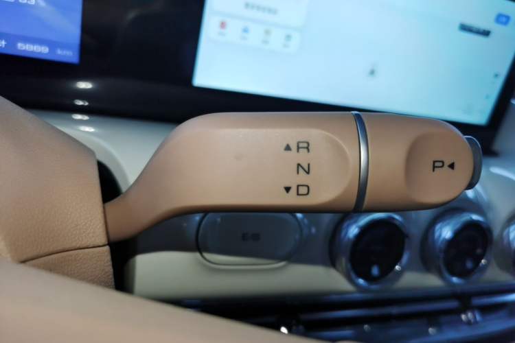 Used Wuling Bingo 2025 333 km Lingxi Connected Version Gear Lever