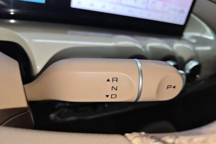 Used Wuling Bingo 2025 410 km Lingxi Deluxe Edition Gear Lever