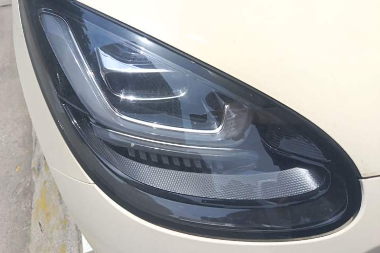 Used Wuling Bingo 2025 333 km Lingxi Connected Version Right Front Headlight