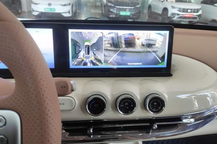 Used Wuling Bingo 2025 410 km Lingxi Deluxe Edition Audio And AC Panel