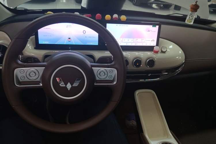 Used Wuling Bingo 2025 333 km Lingxi Connected Version Center Console