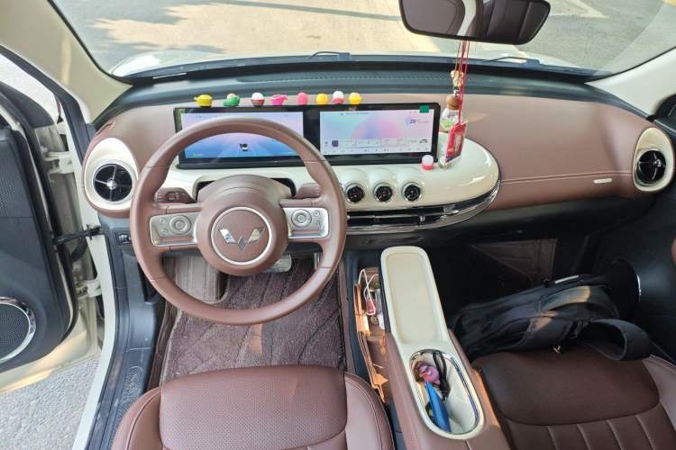 Used Wuling Bingo 2025 333 km Lingxi Connected Version Center Console