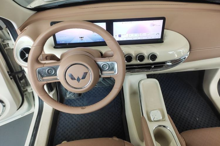 Used Wuling Bingo 2025 410 km Lingxi Deluxe Edition Center Console