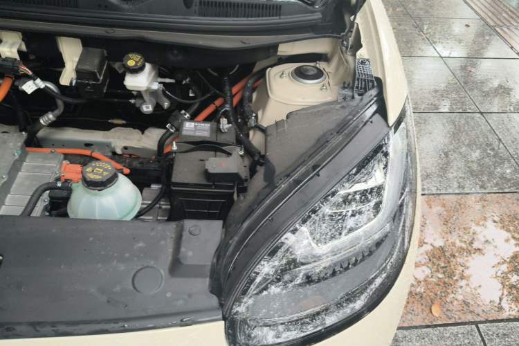 Used Wuling Bingo 2025 333 km Enjoyment Version Engine Bay Left