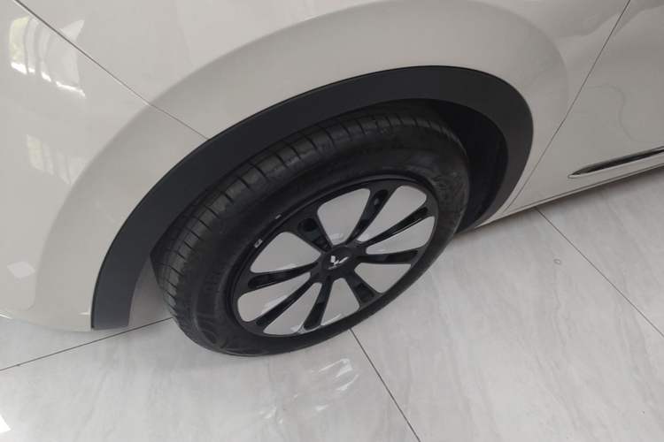 Used Wuling Bingo 2025 333 km Lingxi Connected Version Exterior 4