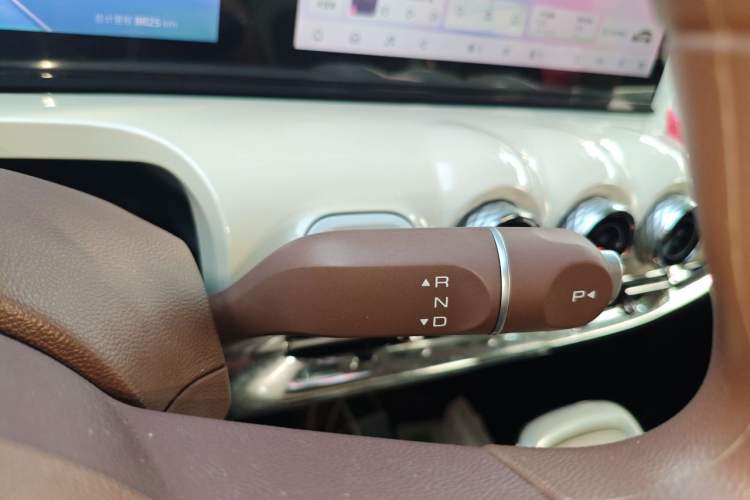 Used Wuling Bingo 2025 333 km Lingxi Connected Version Gear Lever