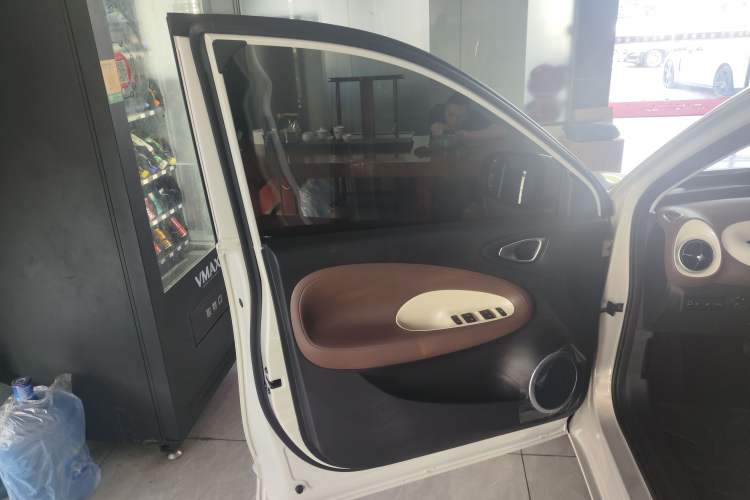 Used Wuling Bingo 2025 203km Light Edition Interior 6