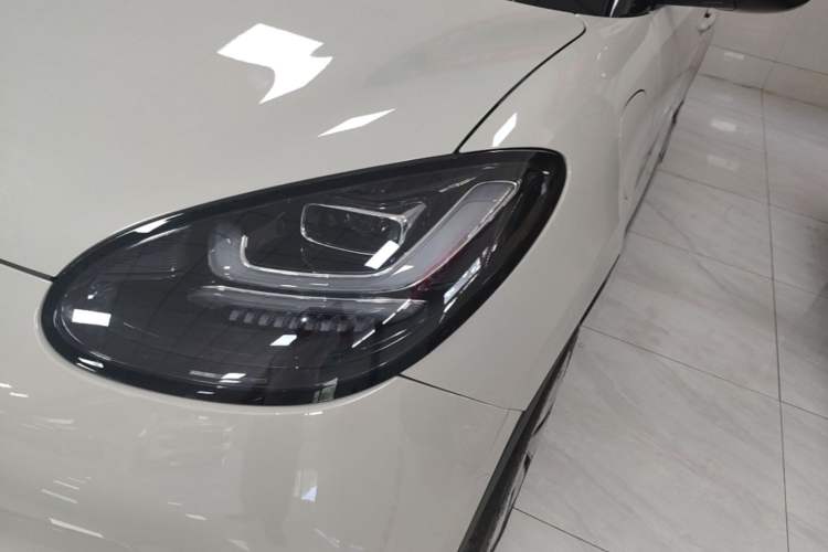 Used Wuling Bingo 2025 333 km Lingxi Connected Version Left Front Headlight