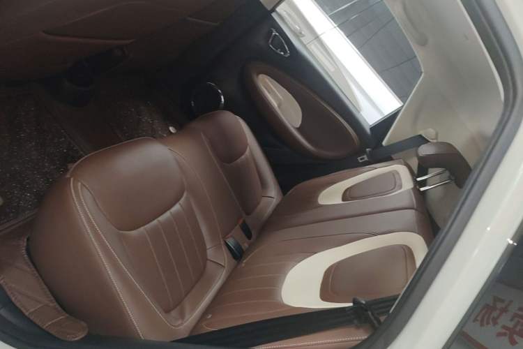 Used Wuling Bingo 2025 333 km Lingxi Connected Version Left Rear Seat