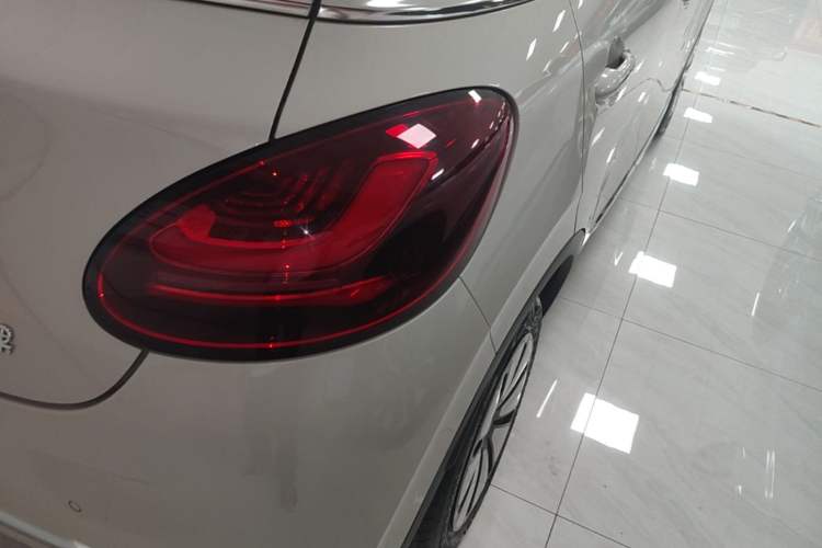 Used Wuling Bingo 2025 333 km Lingxi Connected Version Right Rear Taillight