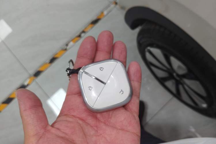 Used Wuling Bingo 2025 333 km Lingxi Connected Version Vehicle Key