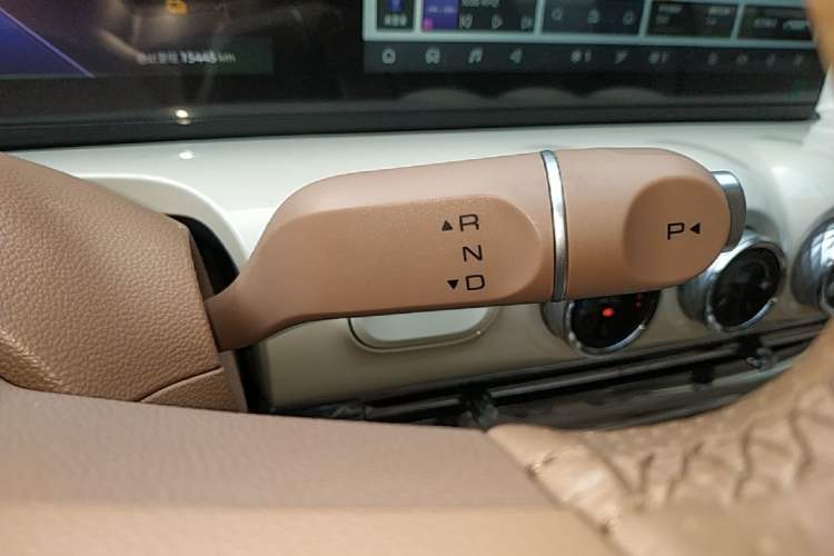 Used Wuling Bingo 2025 333 km Lingxi Deluxe Edition Gear Lever