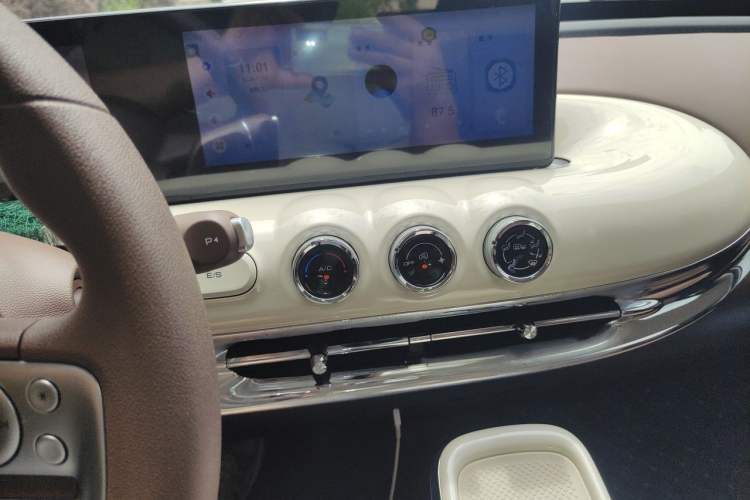 Used Wuling Bingo 2025 333 km Lingxi Connected Version Audio And AC Panel