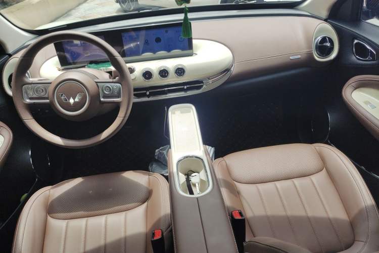 Used Wuling Bingo 2025 333 km Lingxi Connected Version Center Console