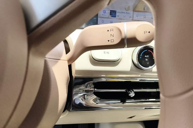 Used Wuling Bingo 2025 333 km Lingxi Connected Version Gear Lever
