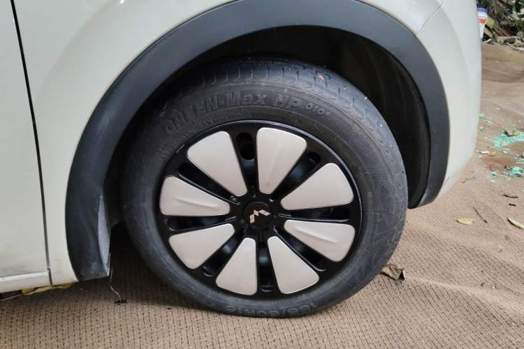 Used Wuling Bingo 2025 333 km Lingxi Connected Version Right Front Wheel Hub
