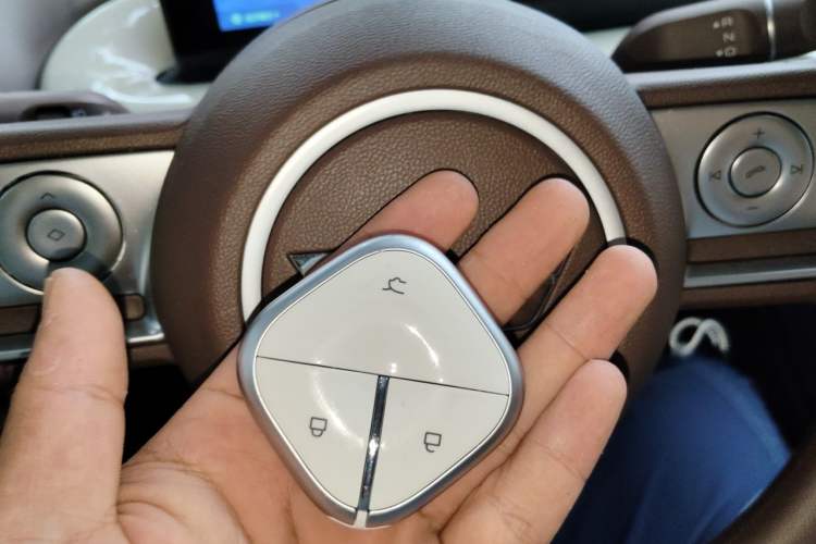 Used Wuling Bingo 2025 333 km Lingxi Connected Version Vehicle Key