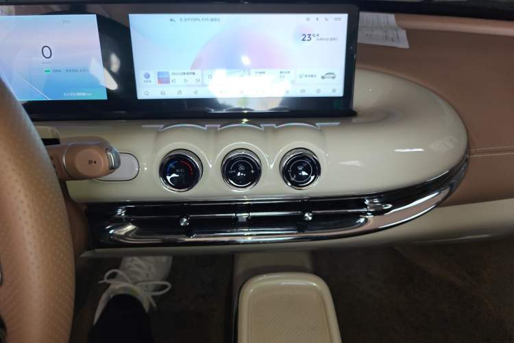 Used Wuling Bingo 2025 410 km Lingxi Deluxe Edition Audio And AC Panel