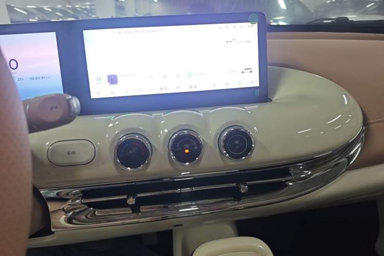Used Wuling Bingo 2025 333 km Lingxi Deluxe Edition Audio And AC Panel
