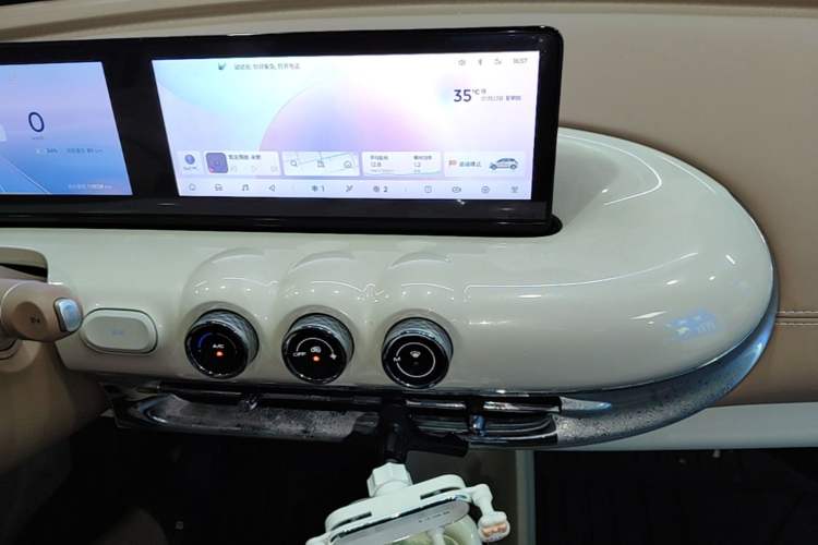 Used Wuling Bingo 2025 333 km Lingxi Connected Version Audio And AC Panel