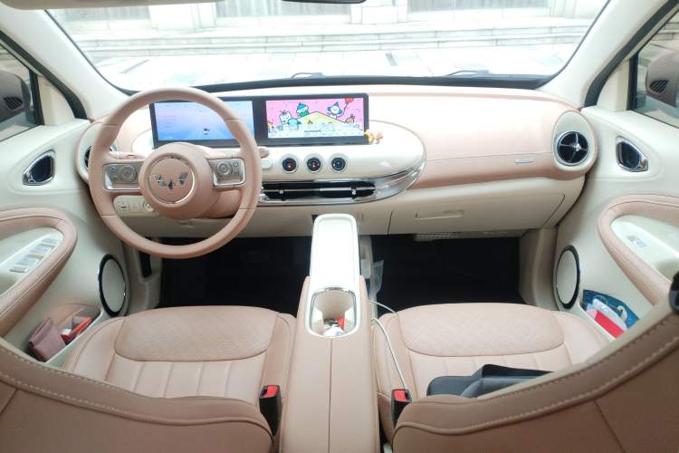 Used Wuling Bingo 2025 333 km Lingxi Deluxe Edition Center Console