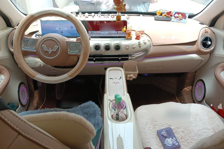 Used Wuling Bingo 2025 410 km Lingxi Deluxe Edition Center Console