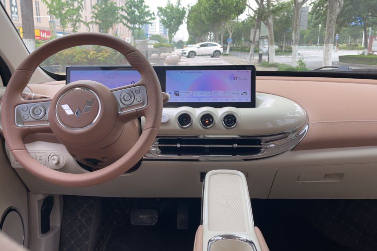 Used Wuling Bingo 2025 410 km Lingxi Deluxe Edition Center Console