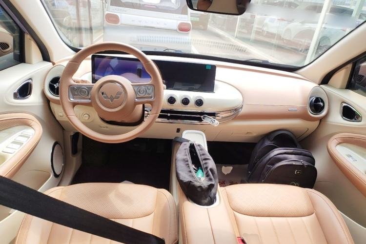 Used Wuling Bingo 2025 410 km Lingxi Deluxe Edition Center Console