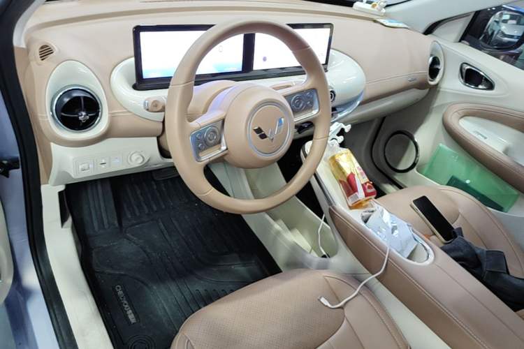 Used Wuling Bingo 2025 333 km Lingxi Connected Version Center Console
