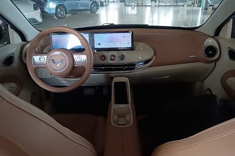 Used Wuling Bingo 2025 410 km Lingxi Deluxe Edition Center Console