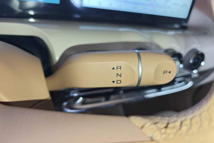 Used Wuling Bingo 2025 410 km Lingxi Deluxe Edition Gear Lever