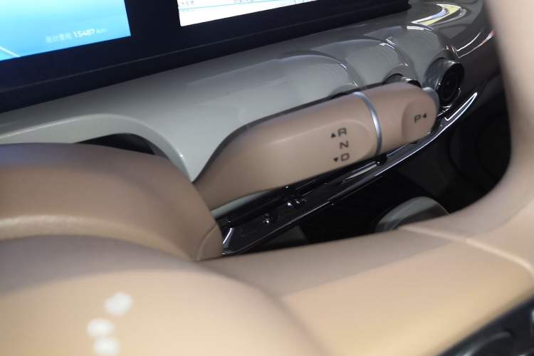 Used Wuling Bingo 2025 333 km Lingxi Connected Version Gear Lever