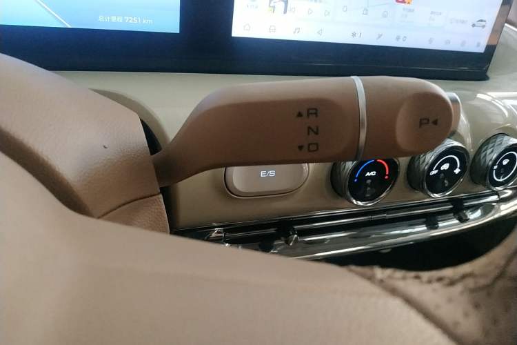 Used Wuling Bingo 2025 410 km Lingxi Deluxe Edition Gear Lever