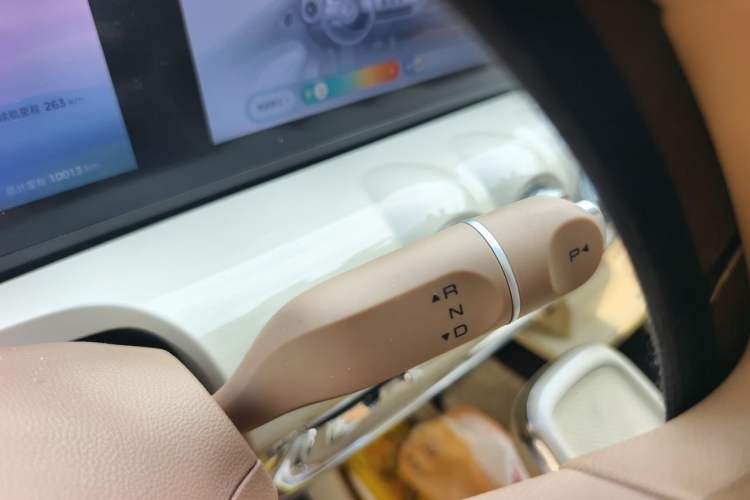 Used Wuling Bingo 2025 333 km Lingxi Connected Version Gear Lever