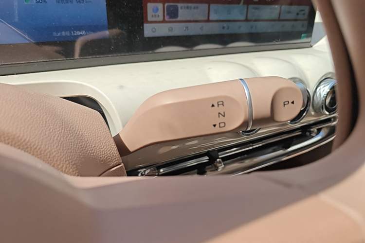 Used Wuling Bingo 2025 333 km Lingxi Connected Version Gear Lever