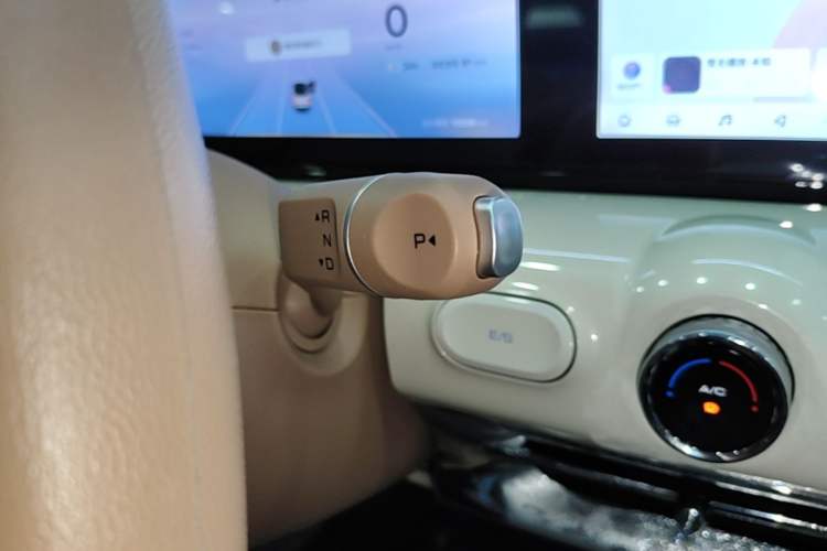 Used Wuling Bingo 2025 333 km Lingxi Connected Version Gear Lever