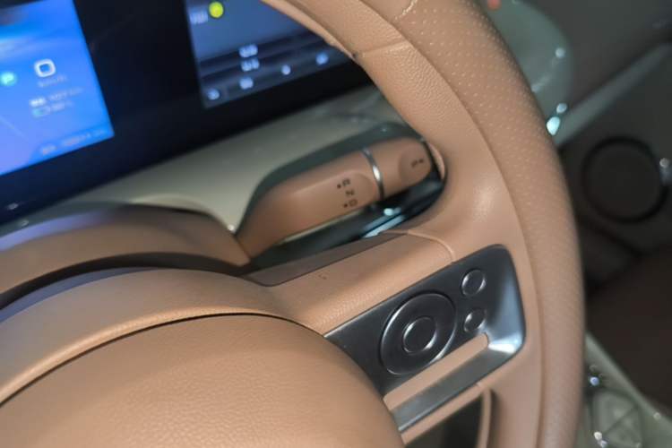 Used Wuling Bingo 2025 333 km Lingxi Connected Version Gear Lever