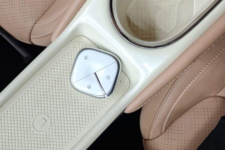 Used Wuling Bingo 2025 410 km Lingxi Deluxe Edition Interior 1