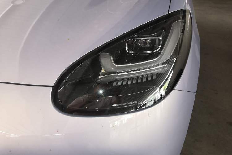 Used Wuling Bingo 2025 333 km Lingxi Connected Version Left Front Headlight