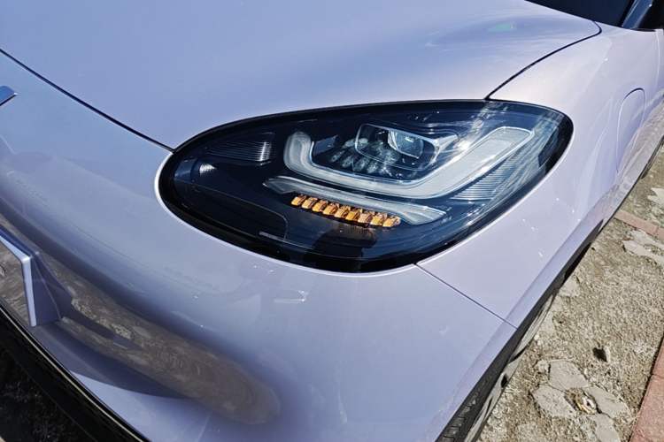Used Wuling Bingo 2025 410 km Lingxi Deluxe Edition Left Front Headlight