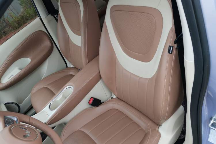 Used Wuling Bingo 2025 410 km Lingxi Deluxe Edition Left Front Seat