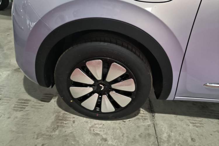 Used Wuling Bingo 2025 333 km Enjoyment Version Left Front Wheel Hub