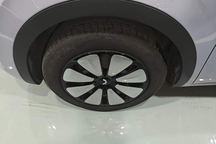 Used Wuling Bingo 2025 333 km Enjoyment Version Left Front Wheel Hub