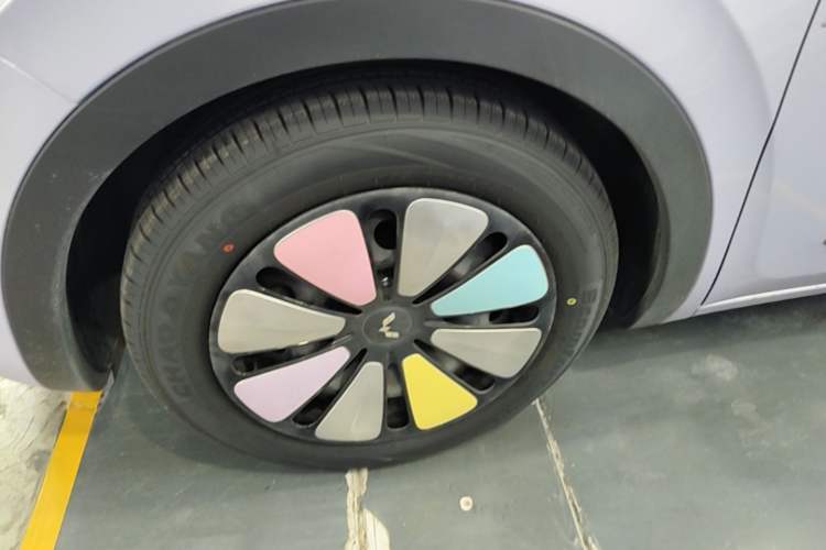 Used Wuling Bingo 2025 333 km Lingxi Connected Version Left Front Wheel Hub