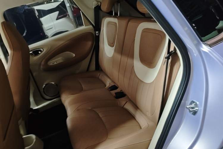 Used Wuling Bingo 2025 410 km Lingxi Deluxe Edition Left Rear Seat