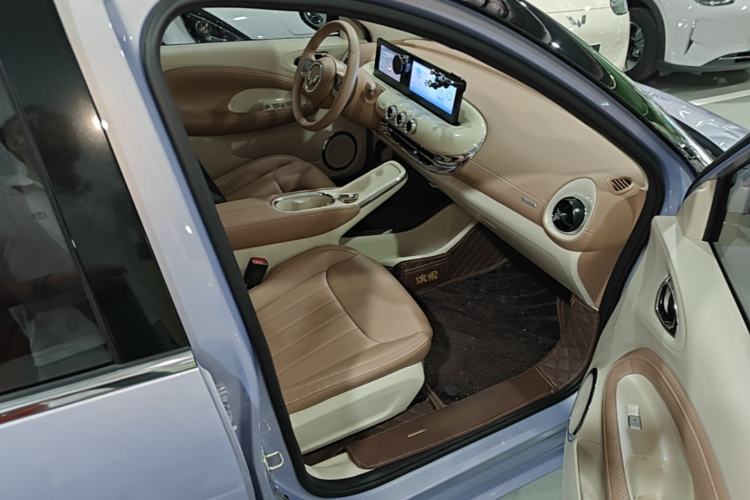 Used Wuling Bingo 2025 333 km Enjoyment Version Right Front Seat